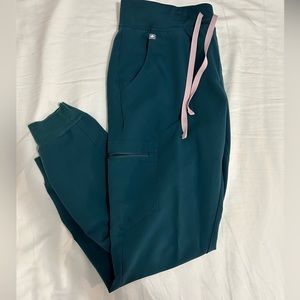 FIGS women’s Zamora jogger scrub pants, size medium